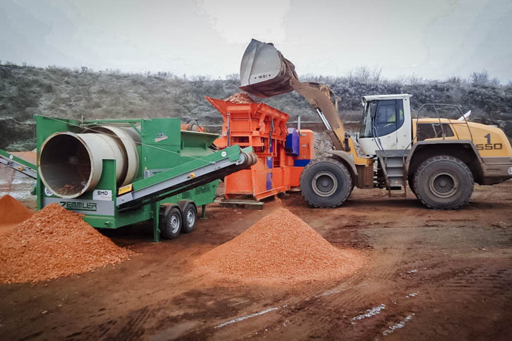 Building rubble is processed into 3 fractions simultaneously
