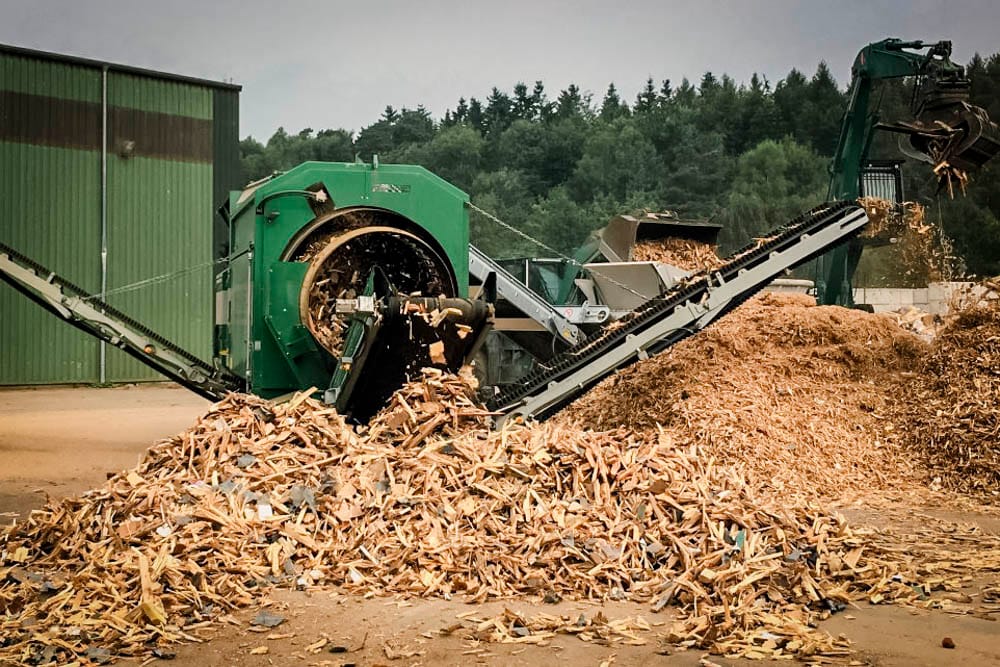 Zemmler Siebanlagen - Holz wird gesiebt